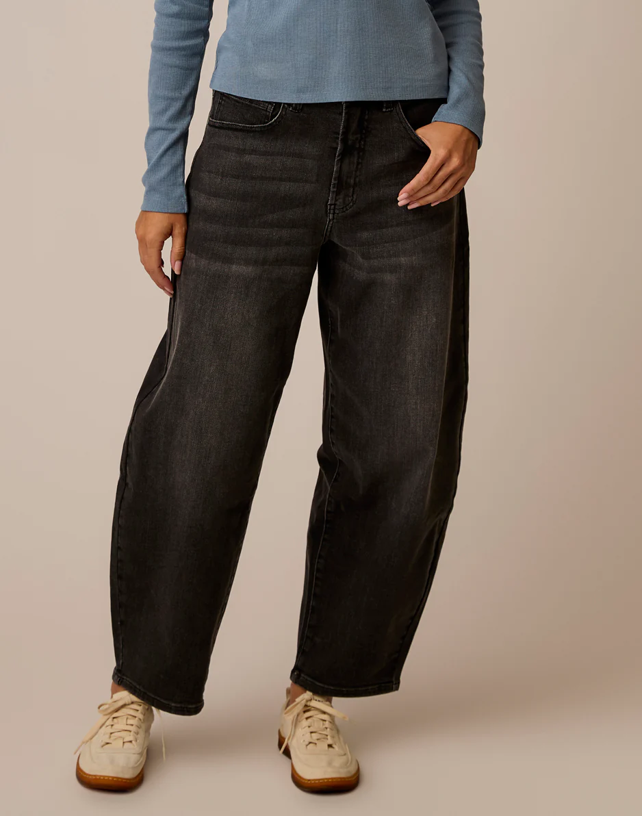 Dana Barrel Pant: Washed Black