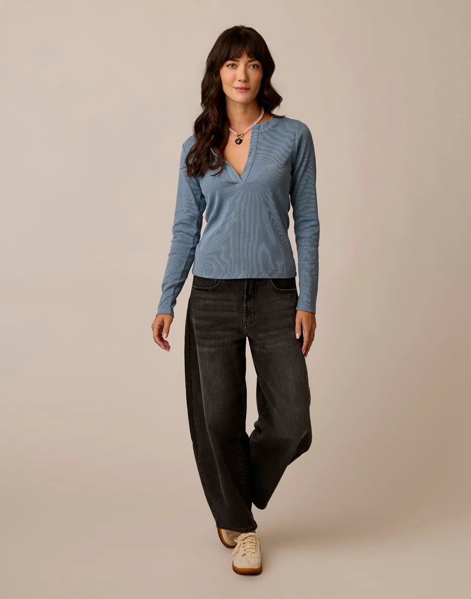 Ever Henley: Blue Mirage - Image 4