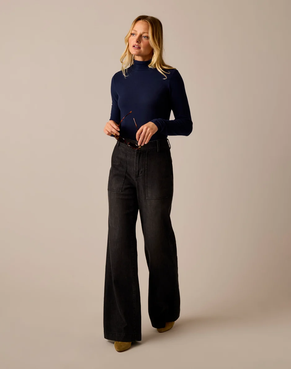 Lea Tissue Turtleneck: Navy - Image 3