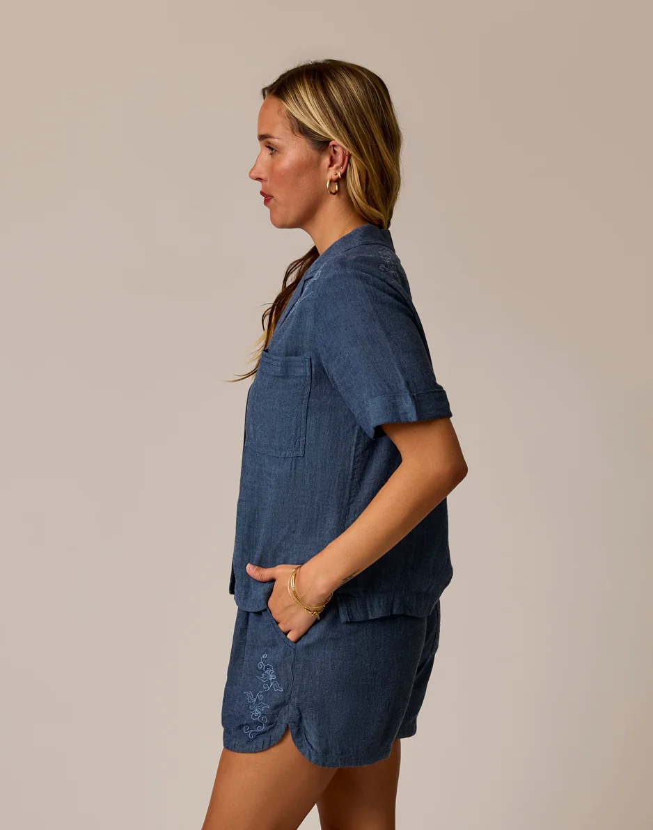Luca Linen Shirt: Captain Chambray - Image 4