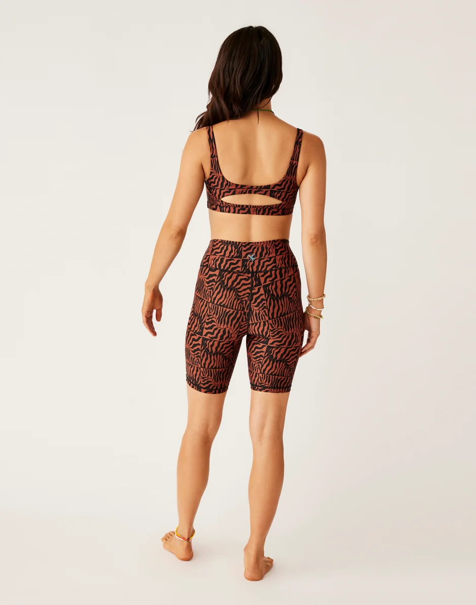 Lucie Compression Short: Wave - FINAL SALE - Image 6